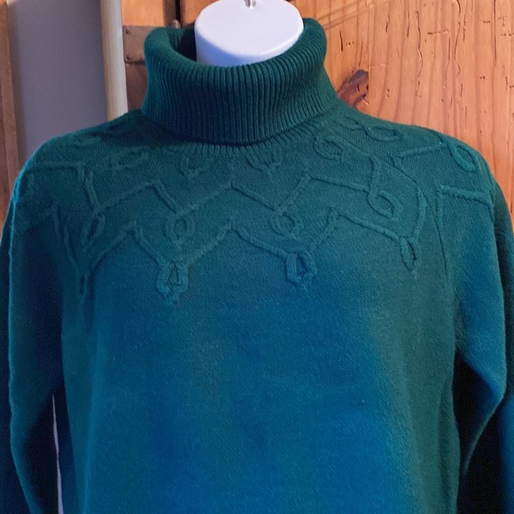 Tommy Hilfiger turtle neck sweater - Picture 2 of 7